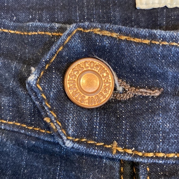 Levi’s perfectly slimming 548 capri jeans size 10​ - Picture 8 of 11